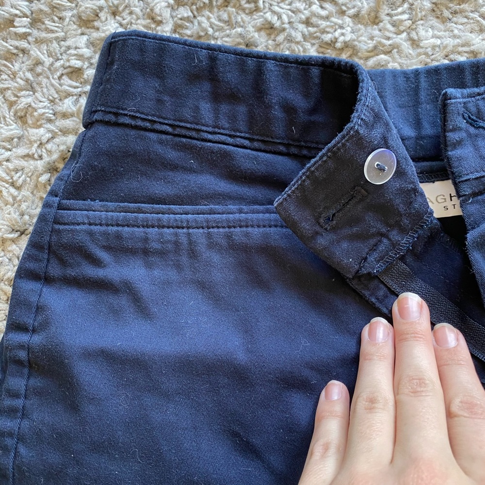 Navy capris. - Picture 4 of 5